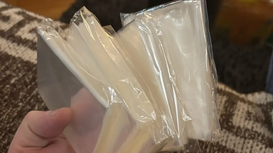 Buyer photo from a verified 500 sleeves pack order