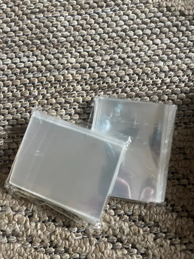 Buyer photo from a verified 200 sleeves pack order